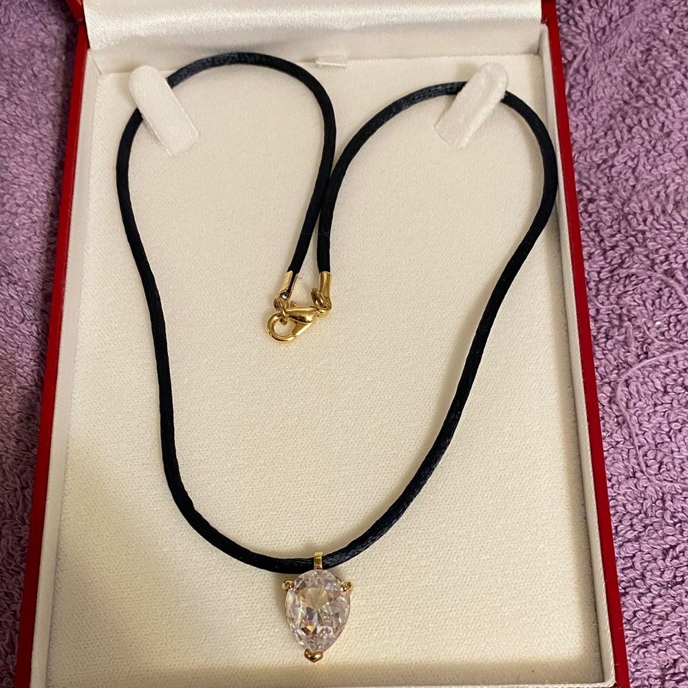 Hollywood Connection Marilyn Monroe Pear Shaped Pendant